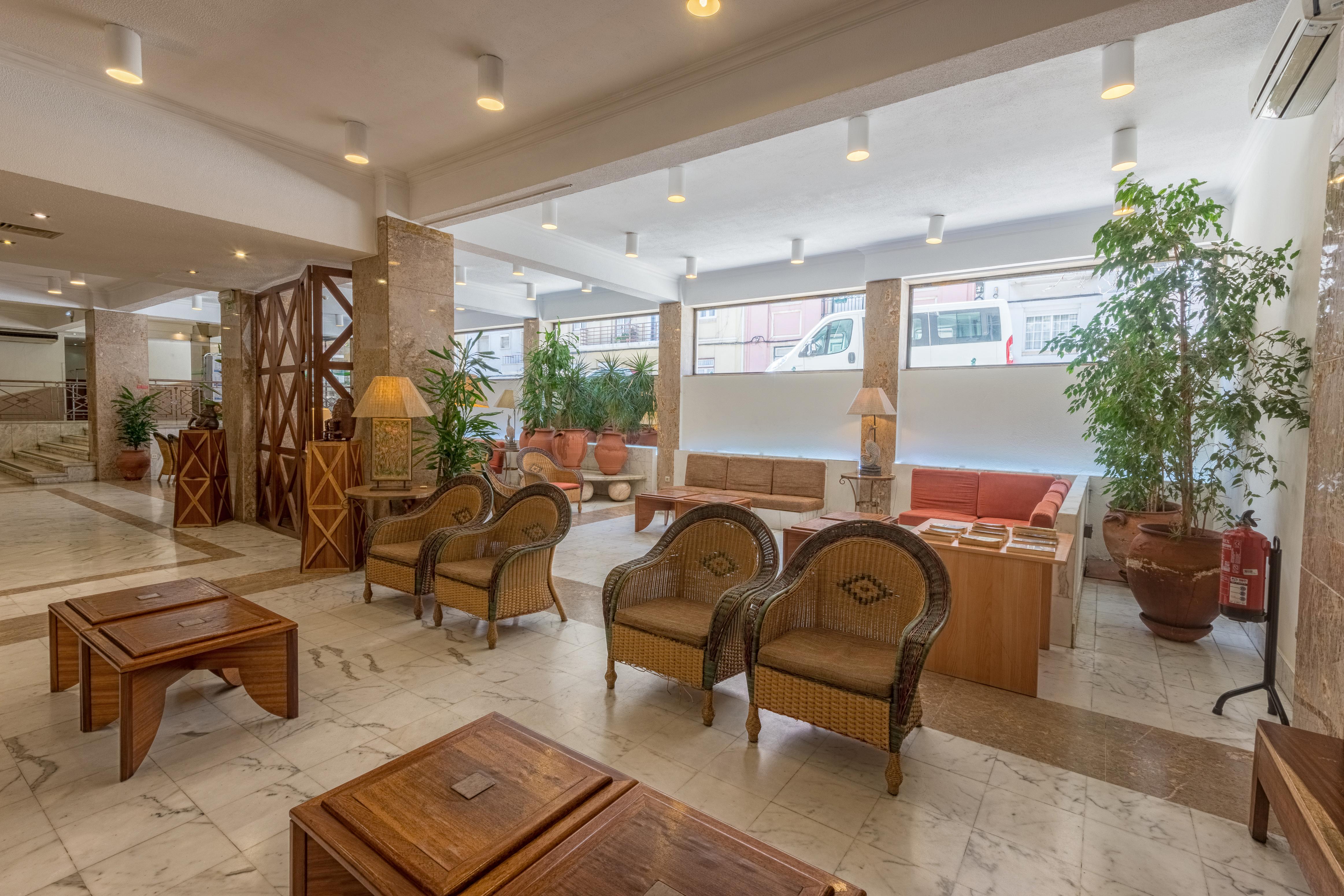 Holiday Inn Express & Suites Lisbon - Principe Real By Ihg Екстериор снимка