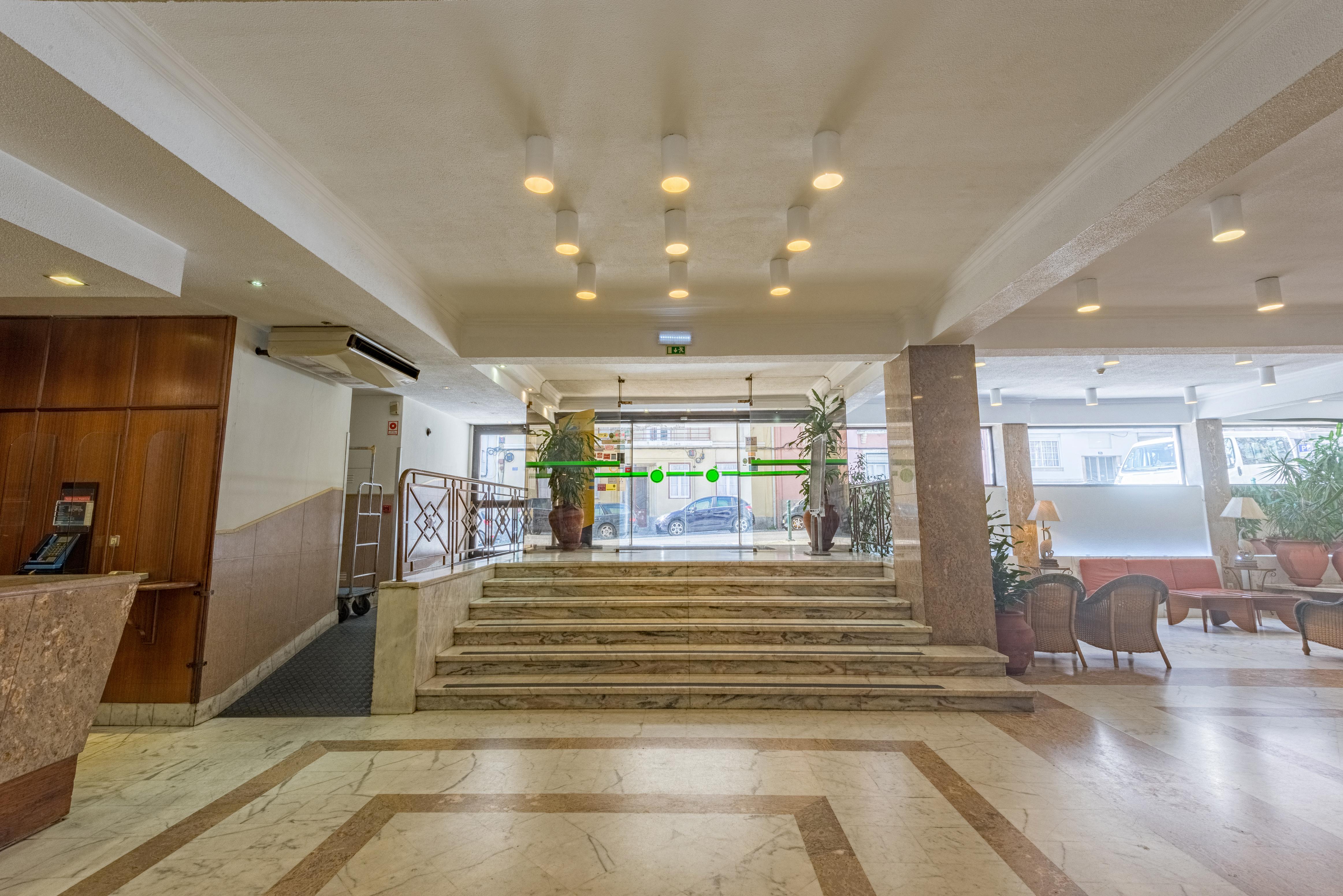 Holiday Inn Express & Suites Lisbon - Principe Real By Ihg Екстериор снимка