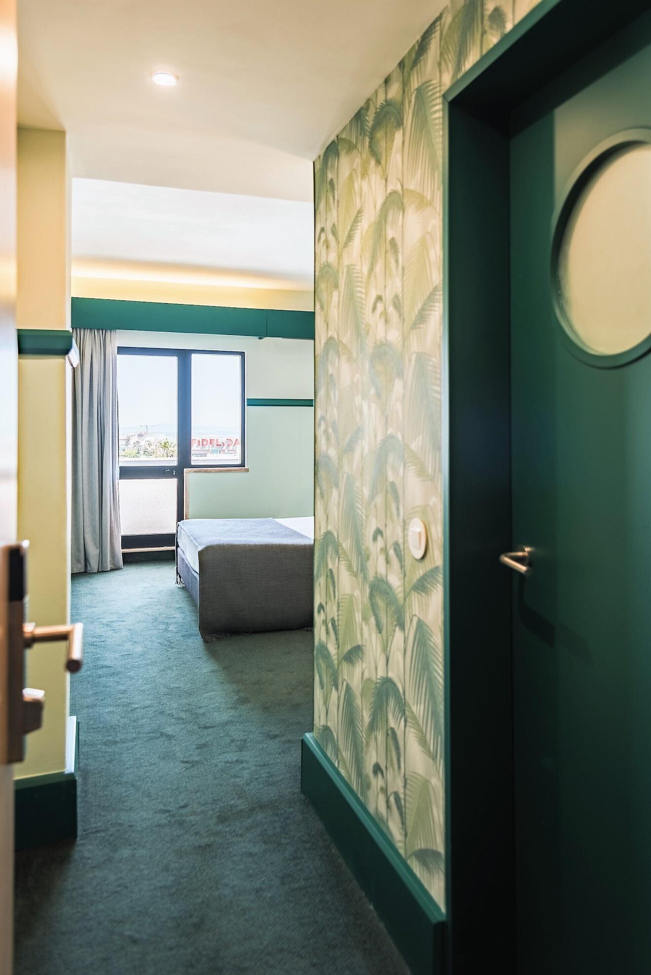 Holiday Inn Express & Suites Lisbon - Principe Real By Ihg Екстериор снимка