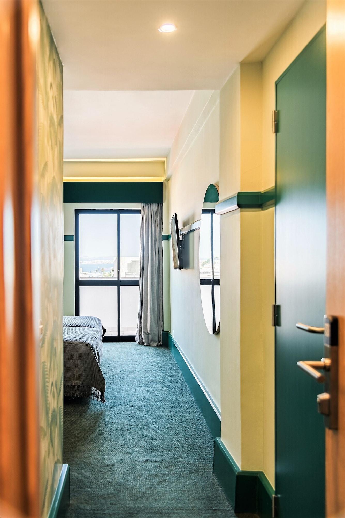 Holiday Inn Express & Suites Lisbon - Principe Real By Ihg Екстериор снимка