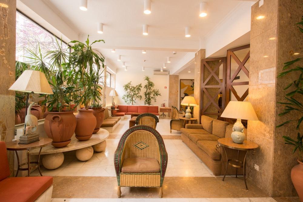 Holiday Inn Express & Suites Lisbon - Principe Real By Ihg Екстериор снимка
