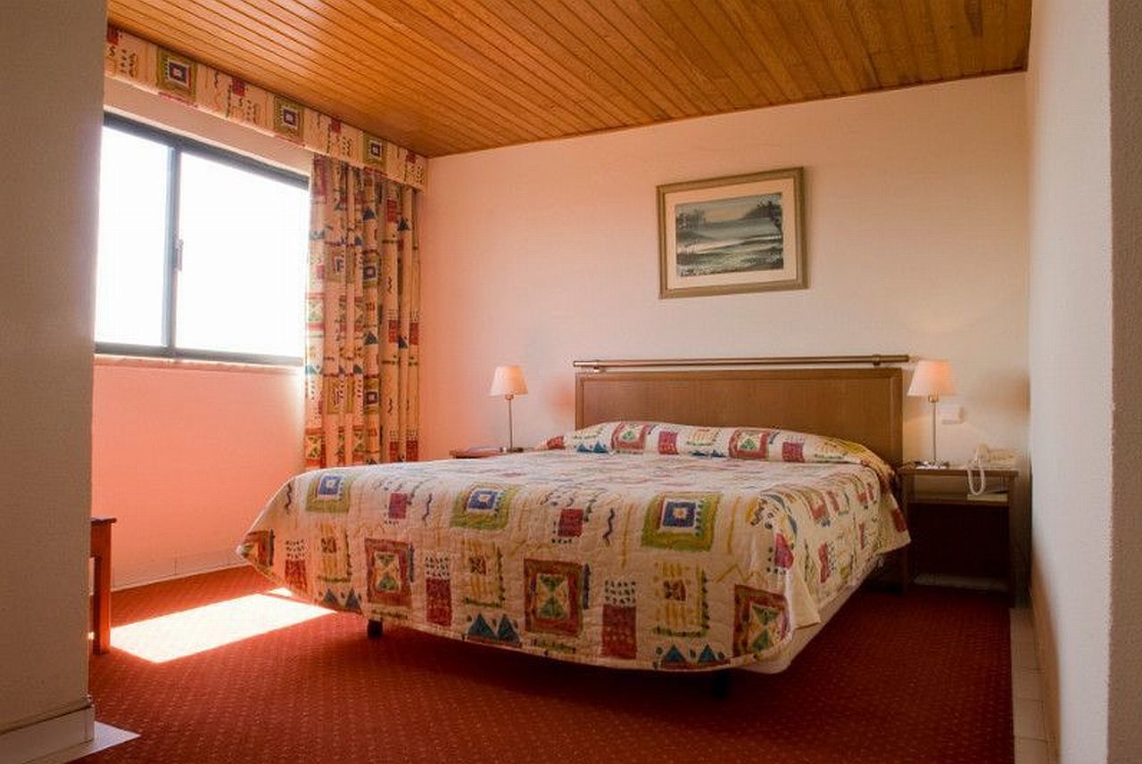 Holiday Inn Express & Suites Lisbon - Principe Real By Ihg Стая снимка