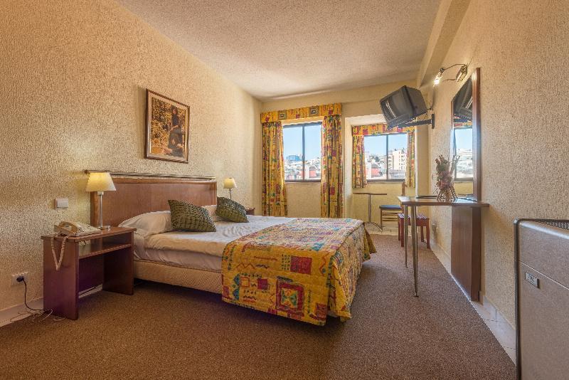Holiday Inn Express & Suites Lisbon - Principe Real By Ihg Екстериор снимка