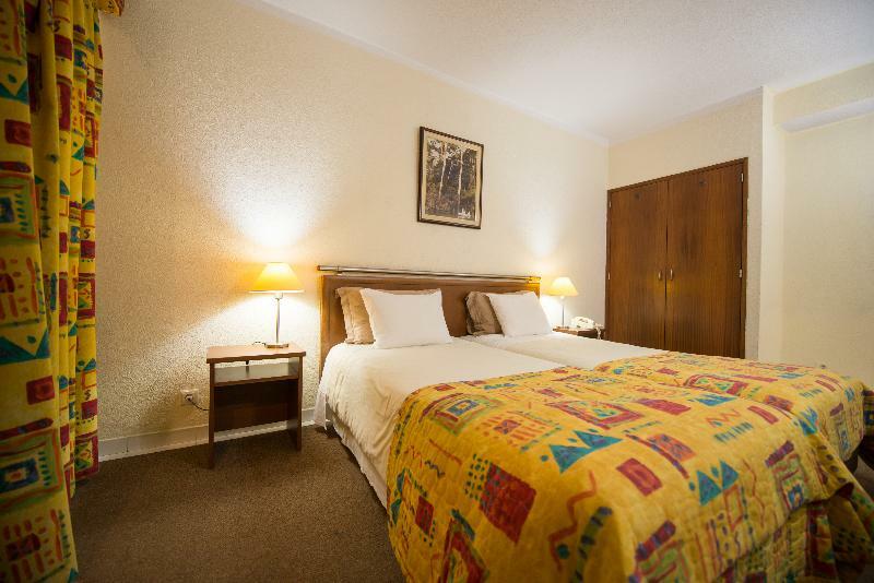 Holiday Inn Express & Suites Lisbon - Principe Real By Ihg Екстериор снимка
