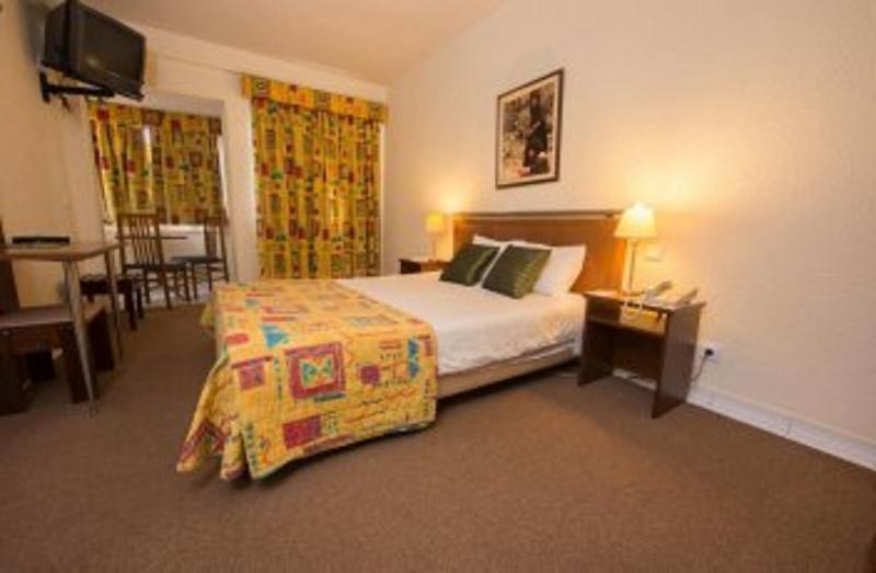 Holiday Inn Express & Suites Lisbon - Principe Real By Ihg Екстериор снимка